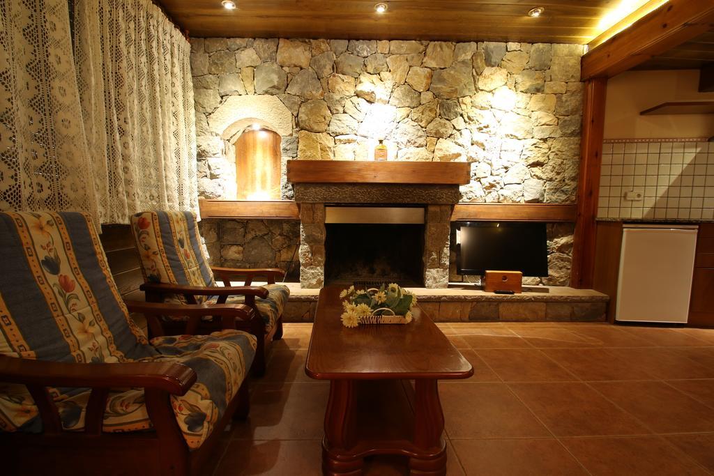 Apartaments Piteus Casa Dionis Sant Llorenc de Morunys Exterior photo