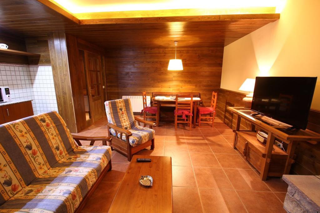 Apartaments Piteus Casa Dionis Sant Llorenc de Morunys Exterior photo
