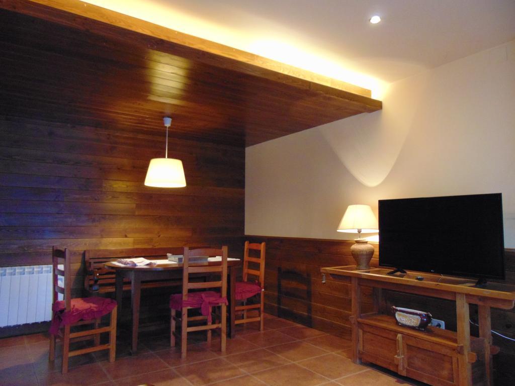 Apartaments Piteus Casa Dionis Sant Llorenc de Morunys Exterior photo