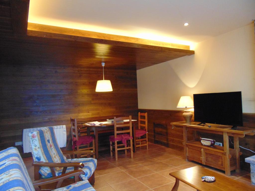 Apartaments Piteus Casa Dionis Sant Llorenc de Morunys Exterior photo